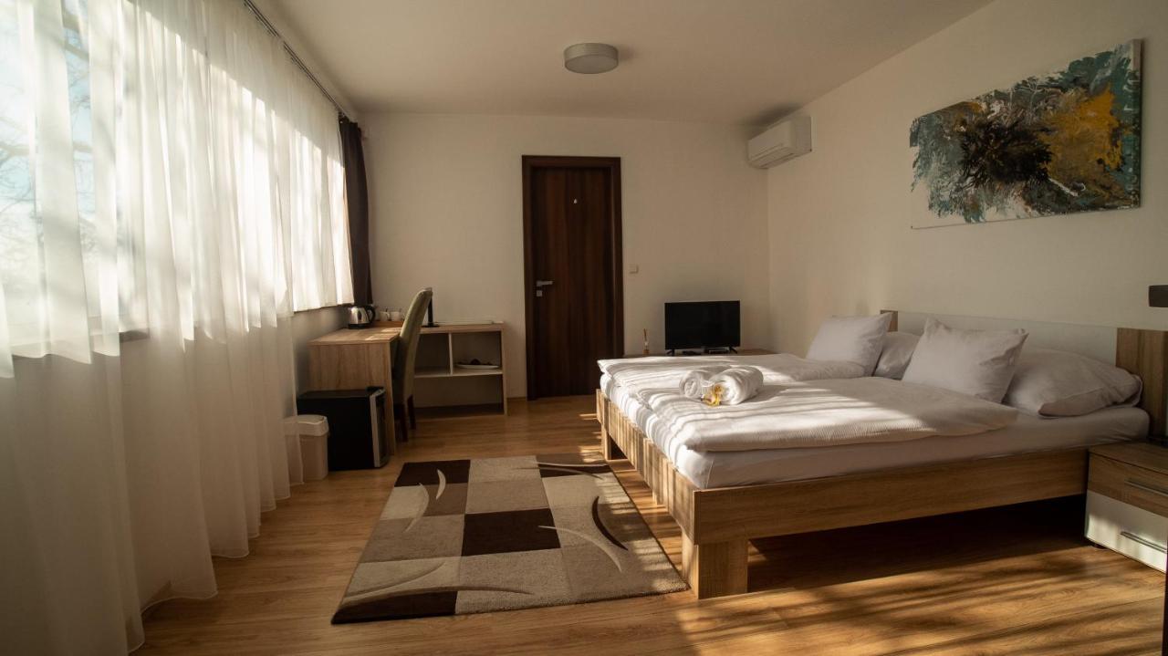 River View Residence Bratislava Exterior photo